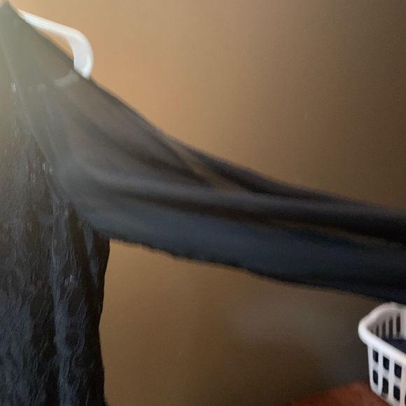 Black dress - Picture 2 of 6